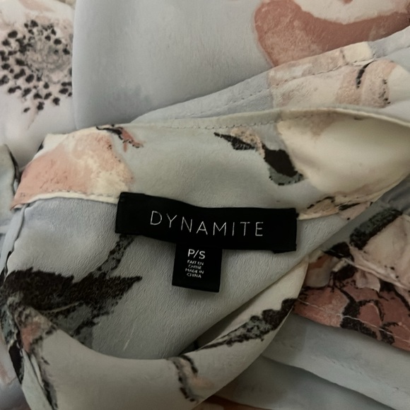 Dynamite Ruffled Sleeveless Top - Picture 3 of 9